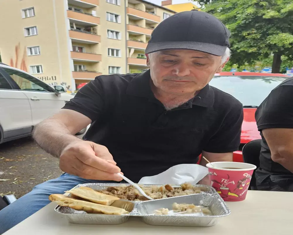 TED`de Bayramlaşmada Kurban eti ikram edildi