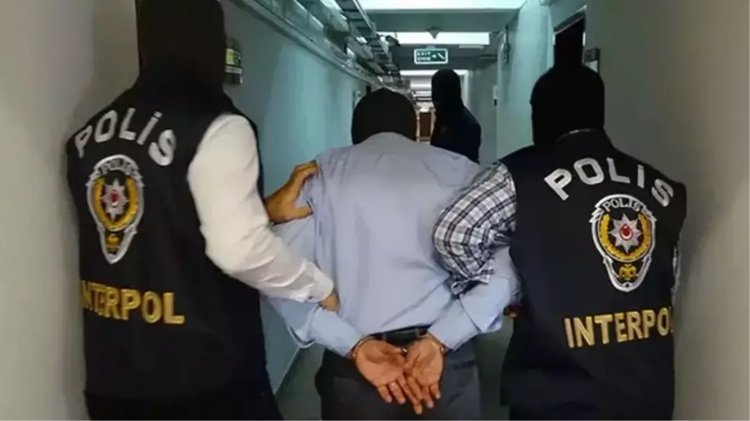 Almanya'da Aranıyordu, 19 Yıl Sonra Antalya'da Yakalandı