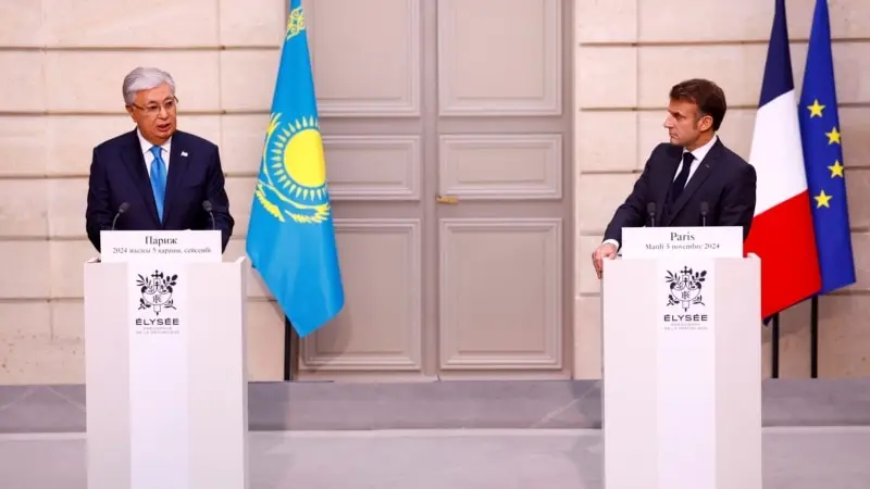 Macron, Tokayev’e Fransız bilgi birikimini teklif etti
