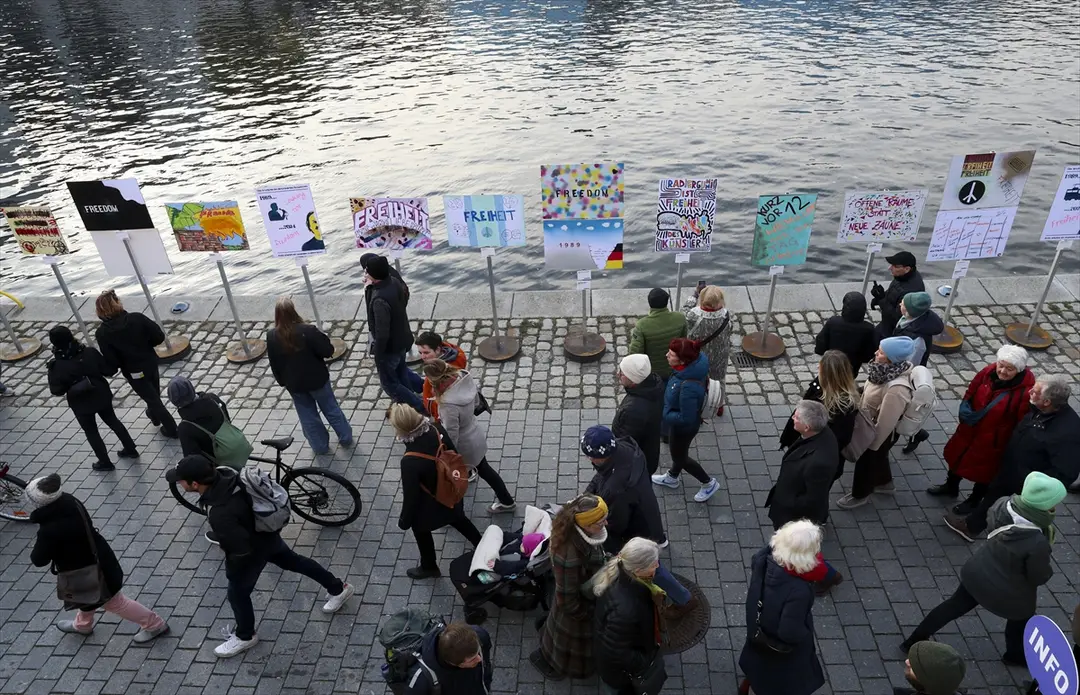 Berlin Duvarı'nın yıkılışının 35. yıl dönümü kutlanıyor