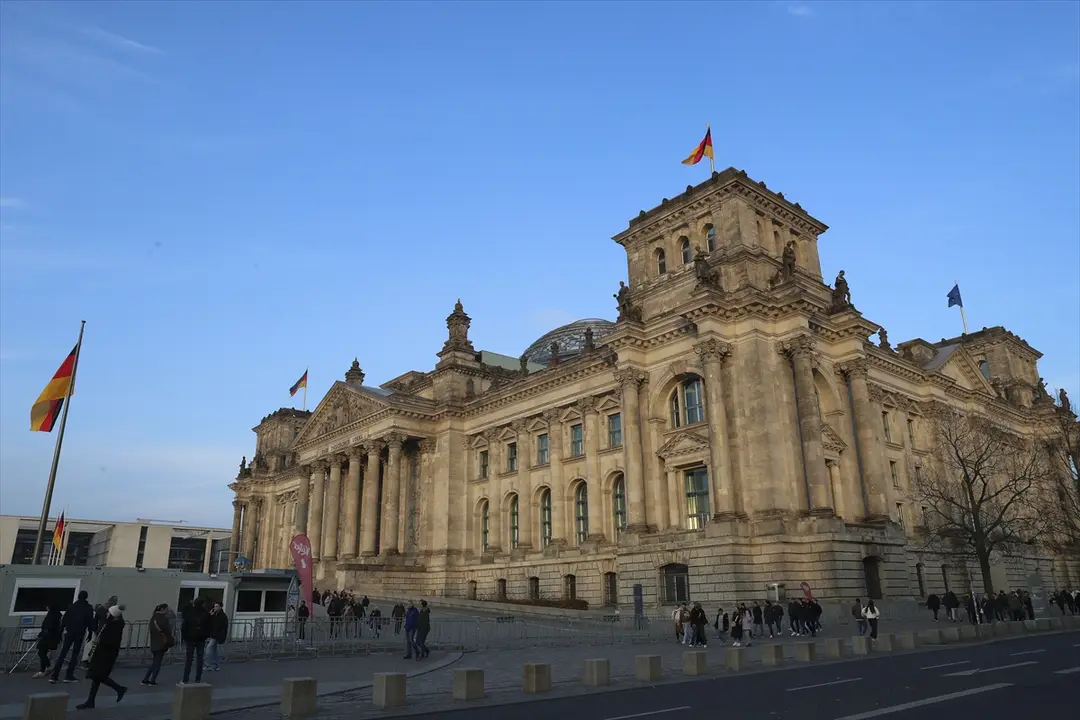 Berlin Duvarı'nın yıkılışının 35. yıl dönümü kutlanıyor