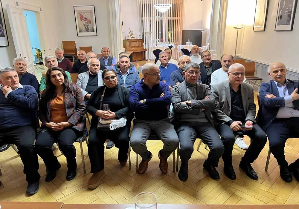 Merdan Yanardağ Berlin'de Türk İş İnsanlarıyla Buluştu