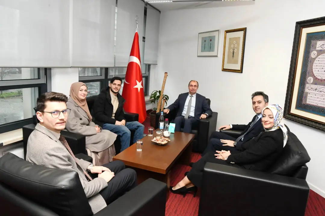 Berlin Yunus Emre Enstitüsü’nde Ali Laçin’den İlham Verici Bir Söyleşi: ‘Engellerin Ötesinde’