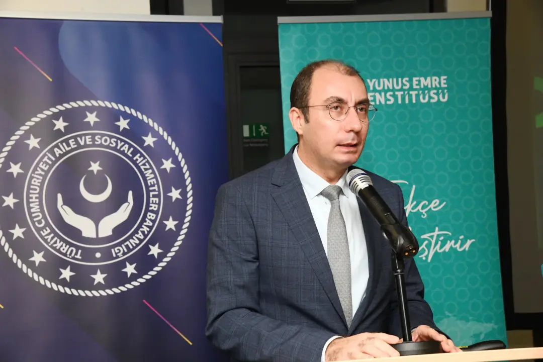 Berlin Yunus Emre Enstitüsü’nde Ali Laçin’den İlham Verici Bir Söyleşi: ‘Engellerin Ötesinde’