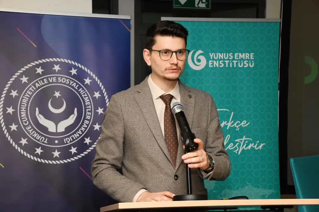 Berlin Yunus Emre Enstitüsü’nde Ali Laçin’den İlham Verici Bir Söyleşi: ‘Engellerin Ötesinde’