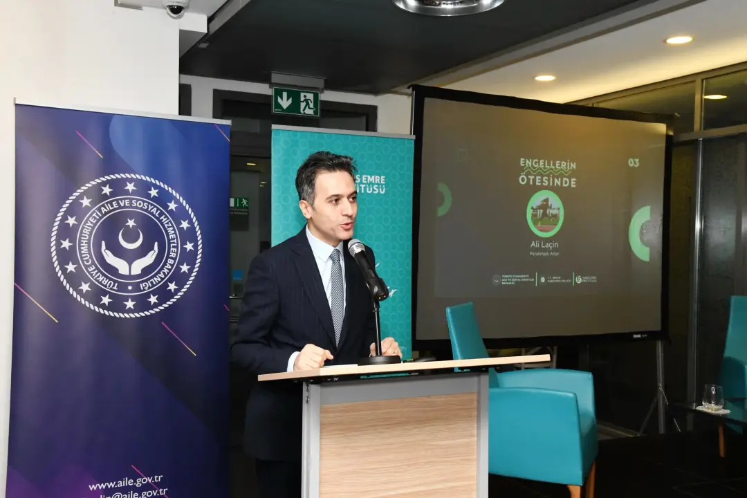Berlin Yunus Emre Enstitüsü’nde Ali Laçin’den İlham Verici Bir Söyleşi: ‘Engellerin Ötesinde’