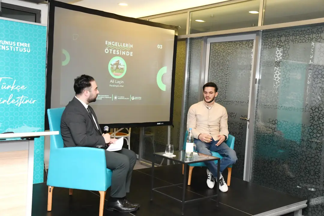 Berlin Yunus Emre Enstitüsü’nde Ali Laçin’den İlham Verici Bir Söyleşi: ‘Engellerin Ötesinde’