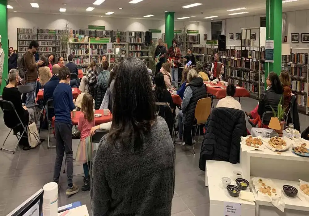 Brüksel`de Türkçe Kitap Koleksiyonu Coşkuyla Açıldı