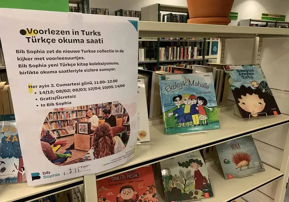 Brüksel`de Türkçe Kitap Koleksiyonu Coşkuyla Açıldı