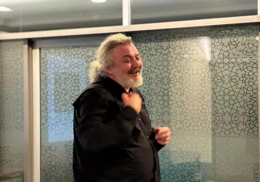 Berlin’de Müfit Saçıntı ile Mizah ve Sinema Dolu Bir Gece