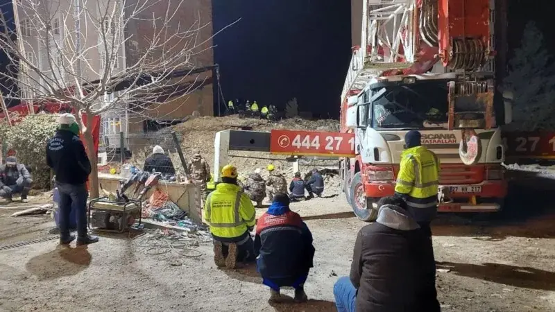 Depremde 134 kişinin öldüğü sitenin müteahhidine 21 yıl, mimara 12 yıl hapis
