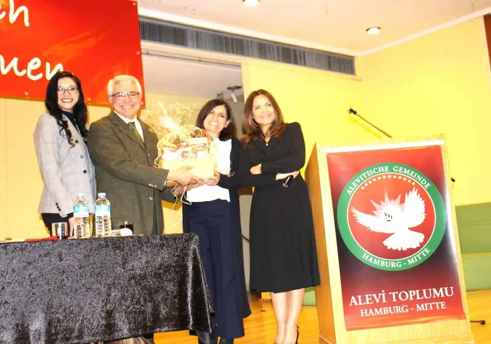Hamburg-Mitte Alevi Toplumu’nun Toplantısında Dr. Hıdır Temel’den Önemli Açıklamalar