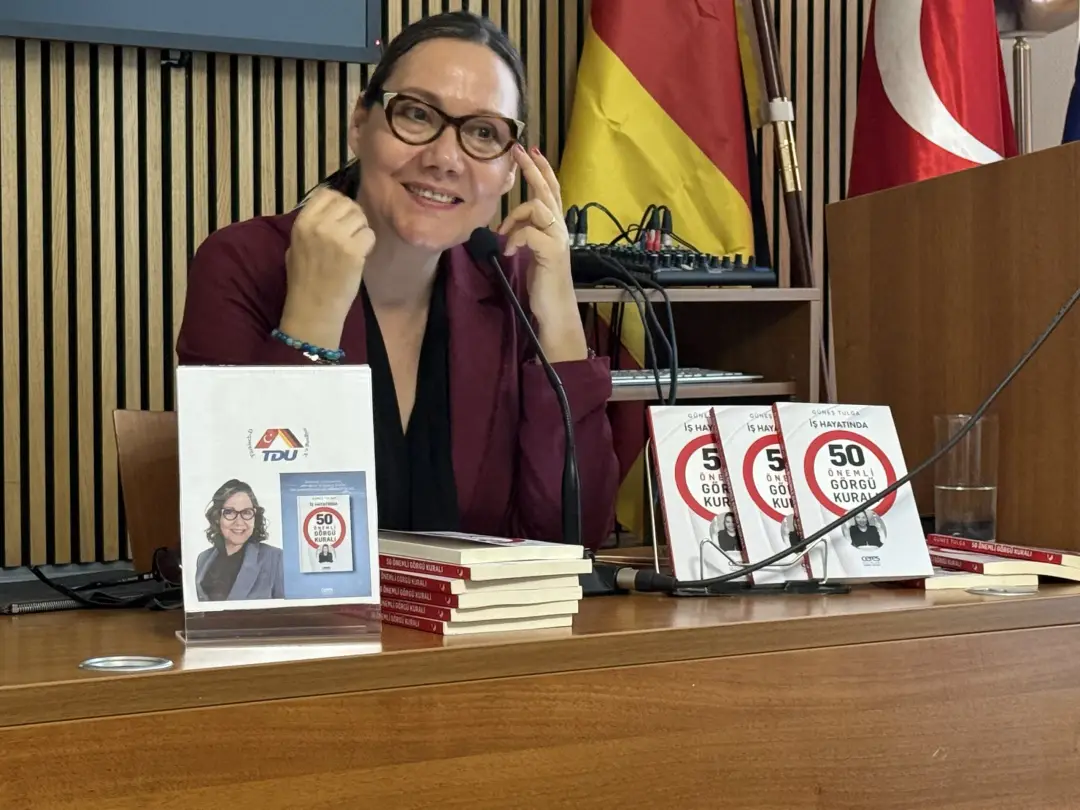 Güneş Tulga’dan Berlin’de Kitap Tanıtımı: “İş Hayatında 50 Önemli Görgü Kuralı”