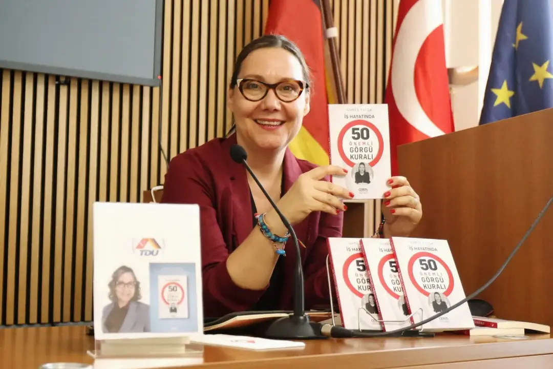 Güneş Tulga’dan Berlin’de Kitap Tanıtımı: “İş Hayatında 50 Önemli Görgü Kuralı”