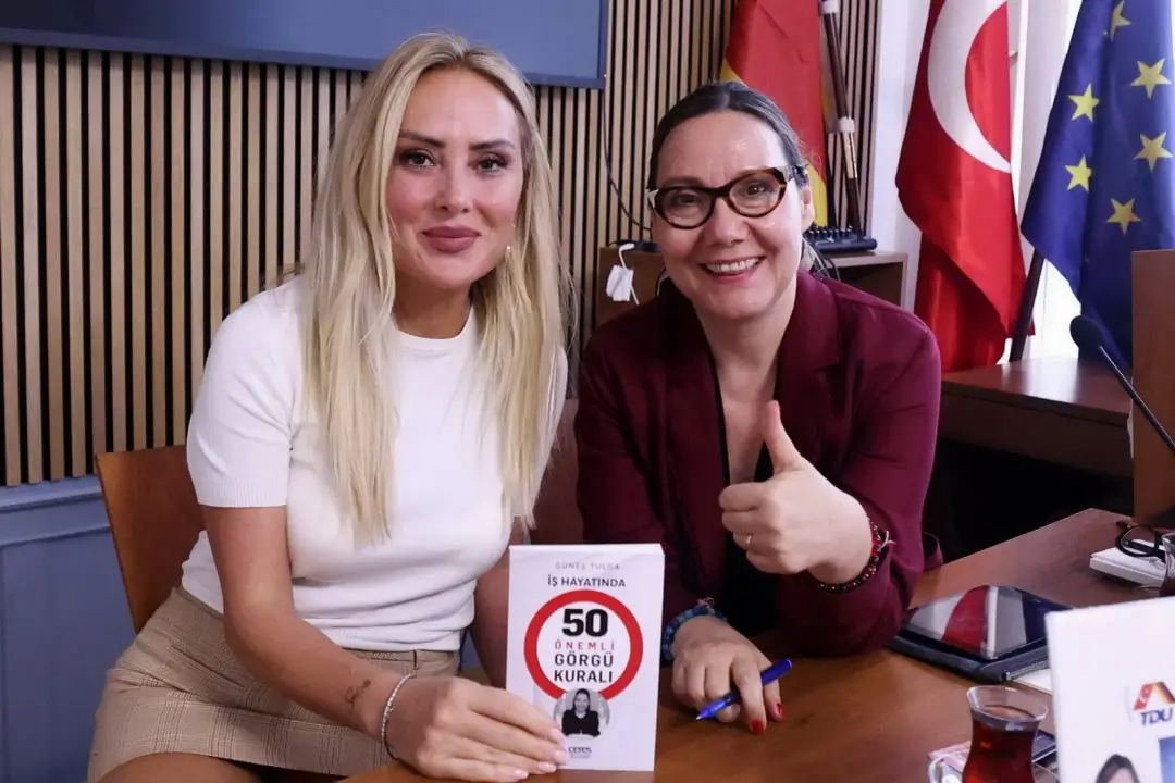 Güneş Tulga’dan Berlin’de Kitap Tanıtımı: “İş Hayatında 50 Önemli Görgü Kuralı”