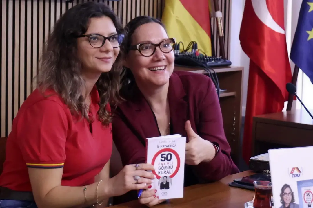 Güneş Tulga’dan Berlin’de Kitap Tanıtımı: “İş Hayatında 50 Önemli Görgü Kuralı”