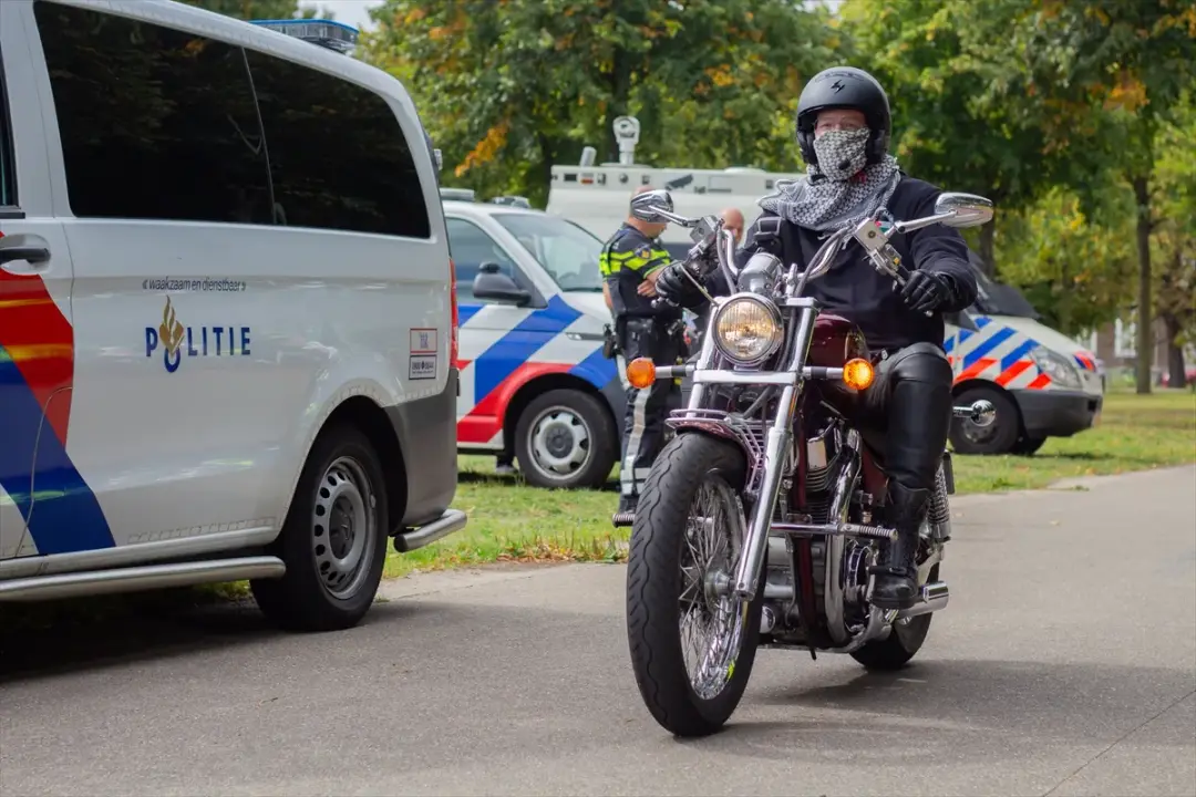 Hollanda'da motosiklet sürücülerinden Filistin'e destek gösterisi