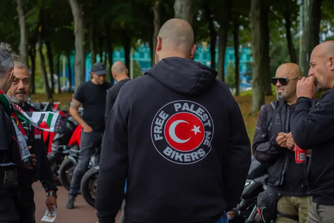 Hollanda'da motosiklet sürücülerinden Filistin'e destek gösterisi
