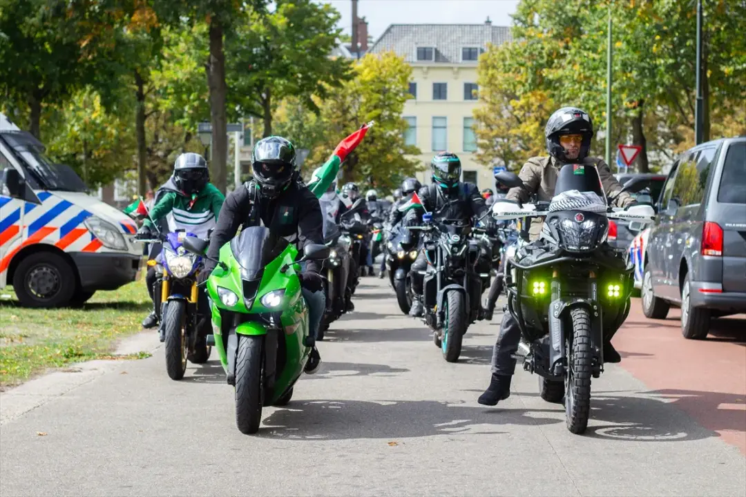 Hollanda'da motosiklet sürücülerinden Filistin'e destek gösterisi