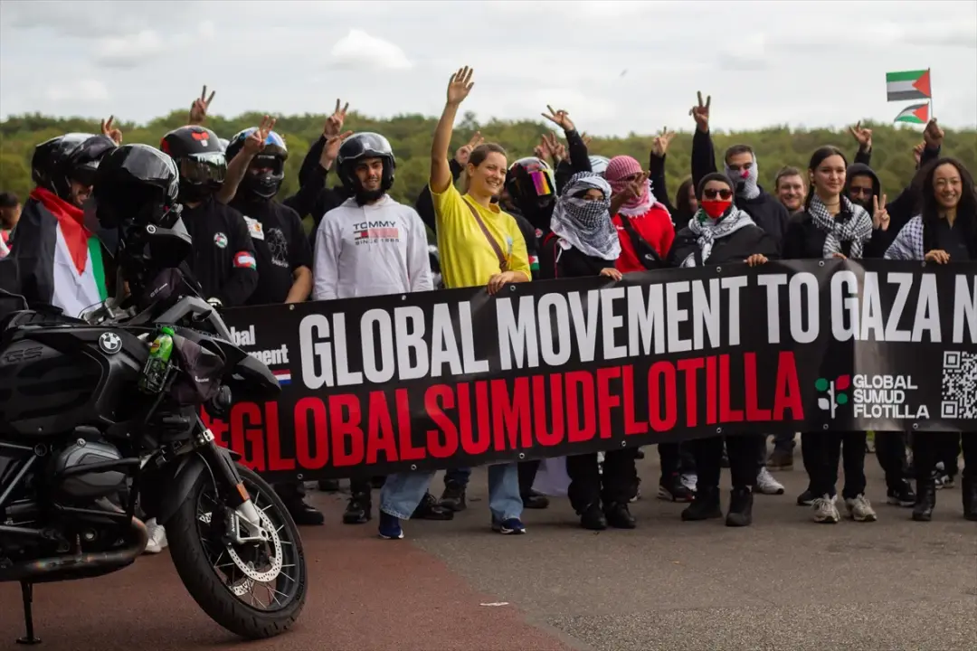 Hollanda'da motosiklet sürücülerinden Filistin'e destek gösterisi