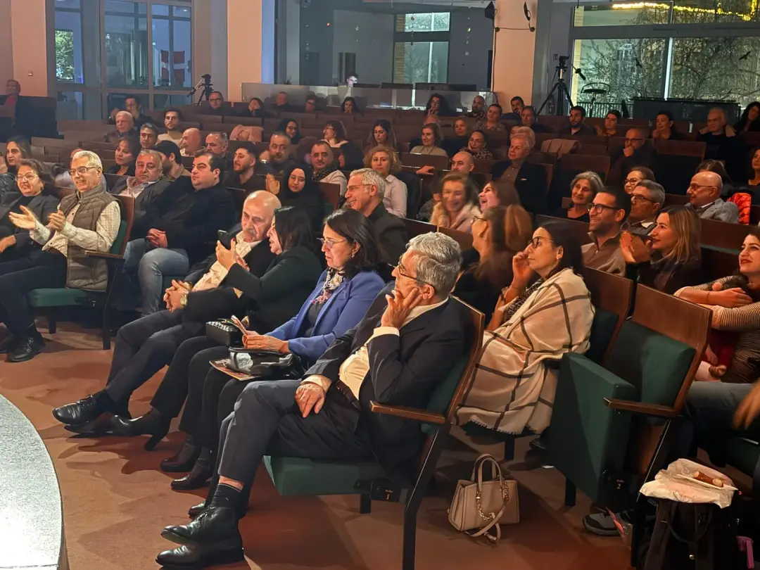 Samida Berlin’de Çok Dilli Bir Konserle Büyüledi