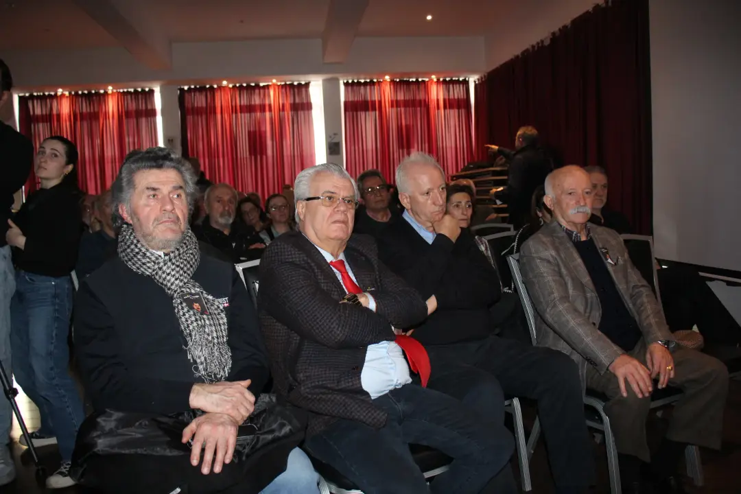 Hamburg’da Kürşat Timuroğlu’na Duygusal Anma