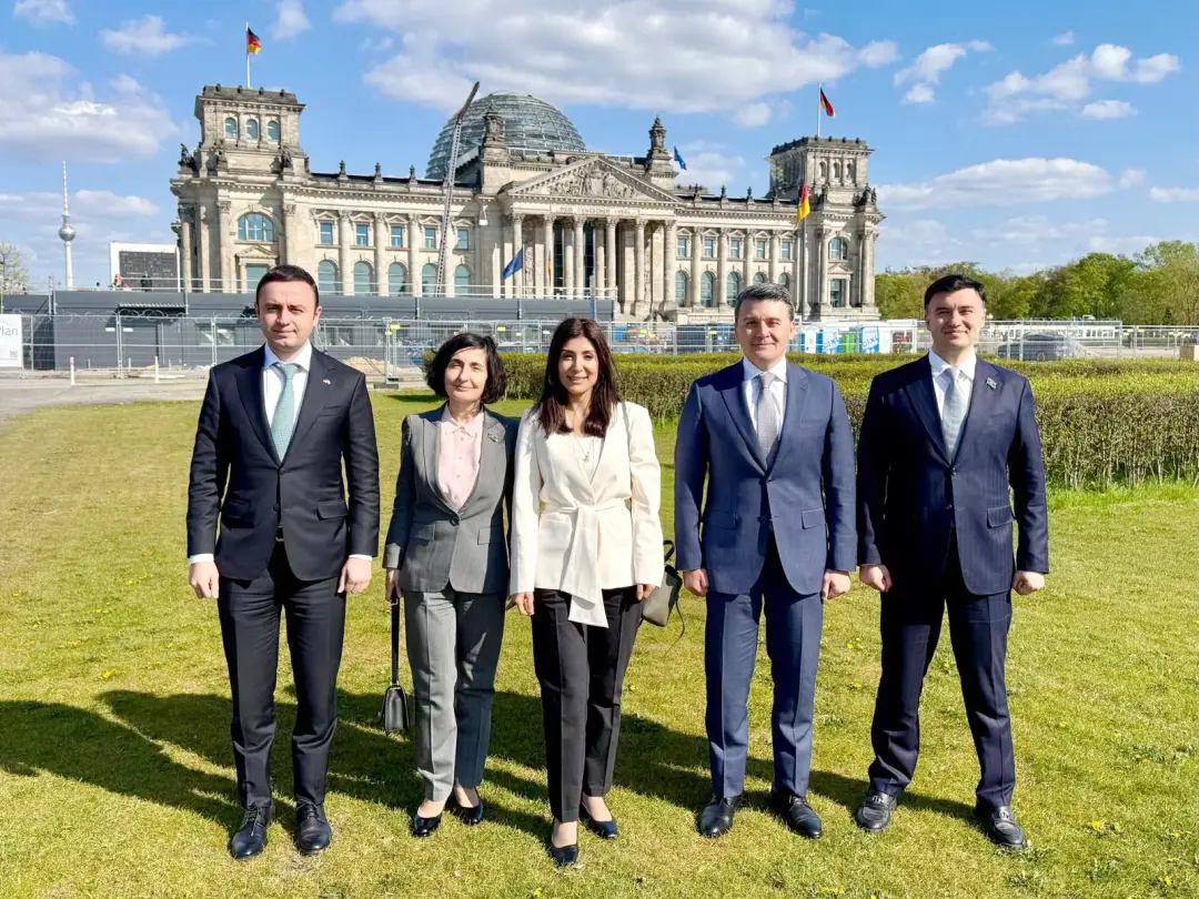 Azerbaycan ve Almanya Arasında Stratejik İş Birliği Güçleniyor