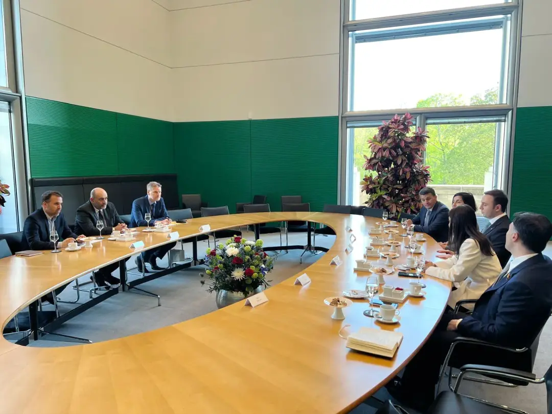 Azerbaycan ve Almanya Arasında Stratejik İş Birliği Güçleniyor