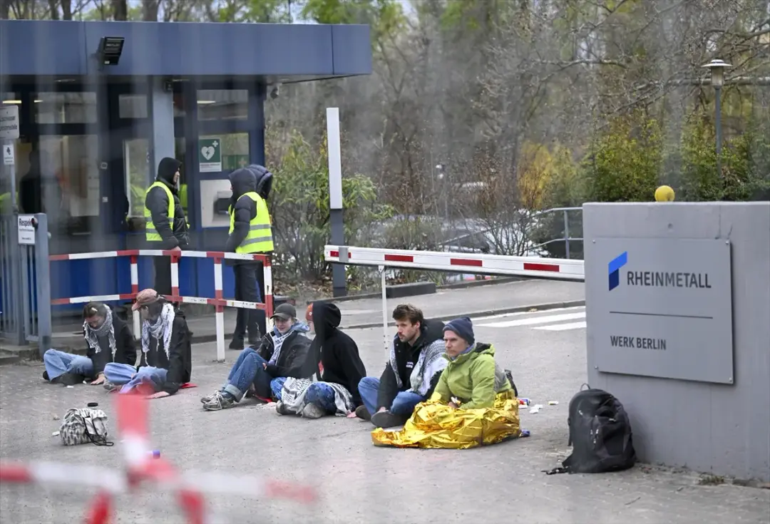 İsrail’e silah sağladığı gerekçesiyle Rheinmetall şirketi protesto edildi