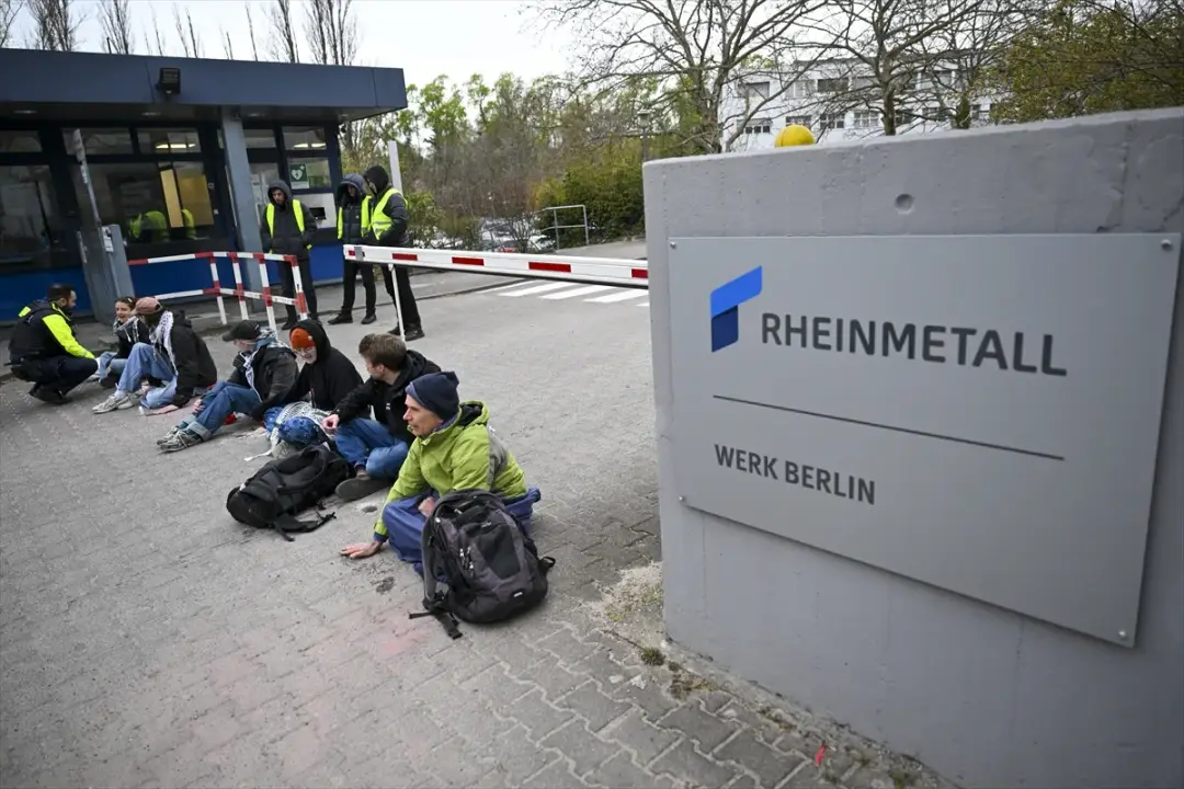 İsrail’e silah sağladığı gerekçesiyle Rheinmetall şirketi protesto edildi