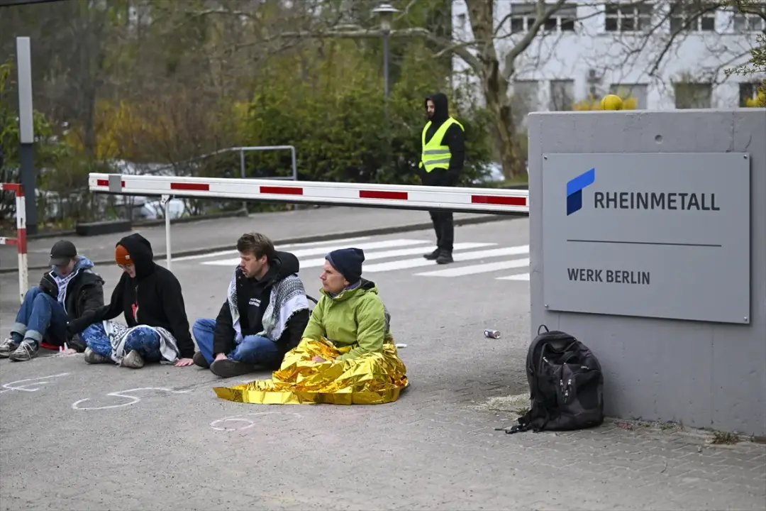 İsrail’e silah sağladığı gerekçesiyle Rheinmetall şirketi protesto edildi