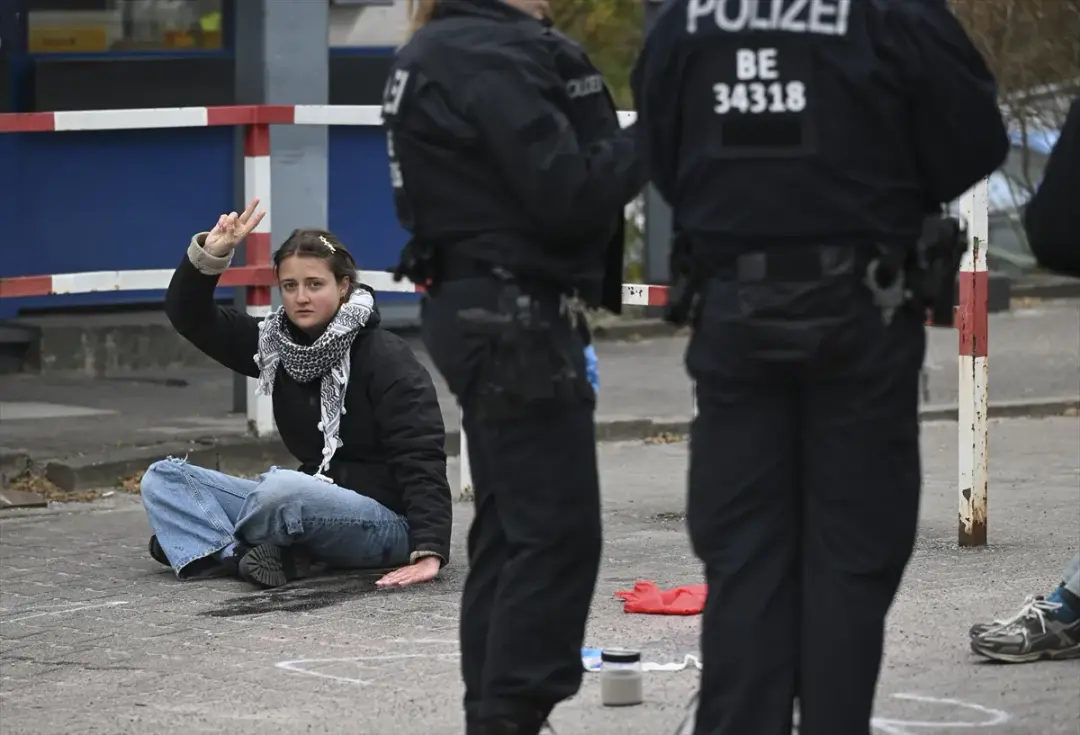 İsrail’e silah sağladığı gerekçesiyle Rheinmetall şirketi protesto edildi
