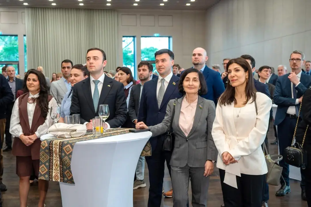 Azerbaycan ve Almanya Arasında Stratejik İş Birliği Güçleniyor