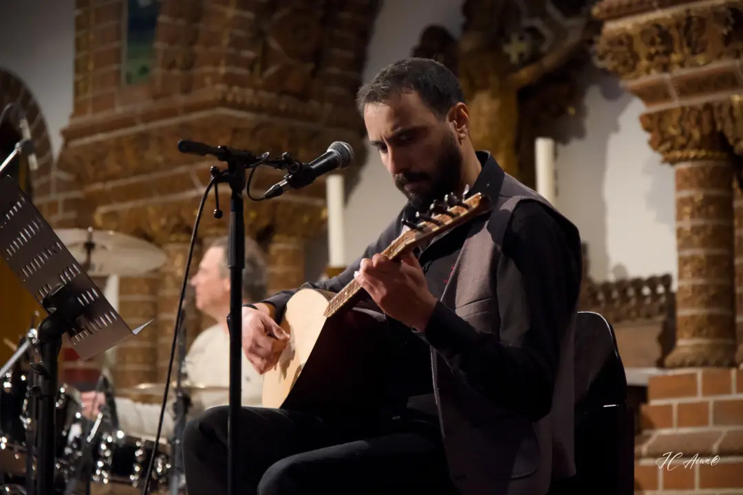 Paul Dwyer Berlin’de Kültürlerarası Müzik Rüzgârı Estirdi