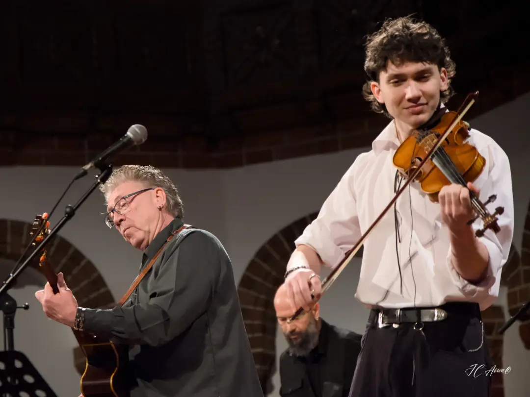 Paul Dwyer Berlin’de Kültürlerarası Müzik Rüzgârı Estirdi