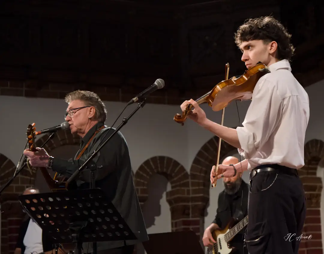 Paul Dwyer Berlin’de Kültürlerarası Müzik Rüzgârı Estirdi