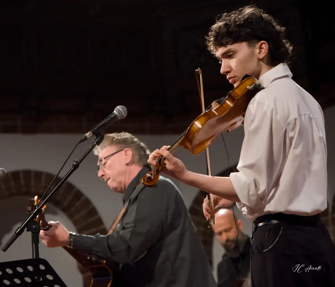 Paul Dwyer Berlin’de Kültürlerarası Müzik Rüzgârı Estirdi