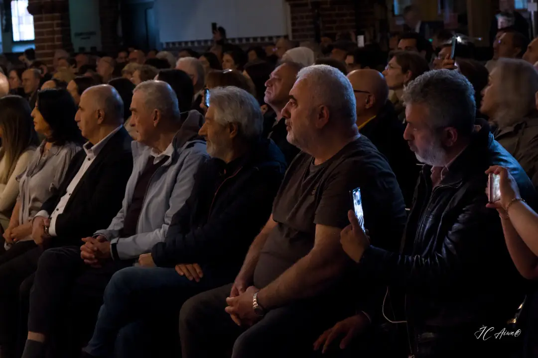 Paul Dwyer Berlin’de Kültürlerarası Müzik Rüzgârı Estirdi