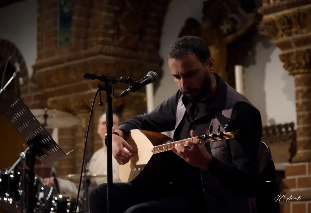Paul Dwyer Berlin’de Kültürlerarası Müzik Rüzgârı Estirdi