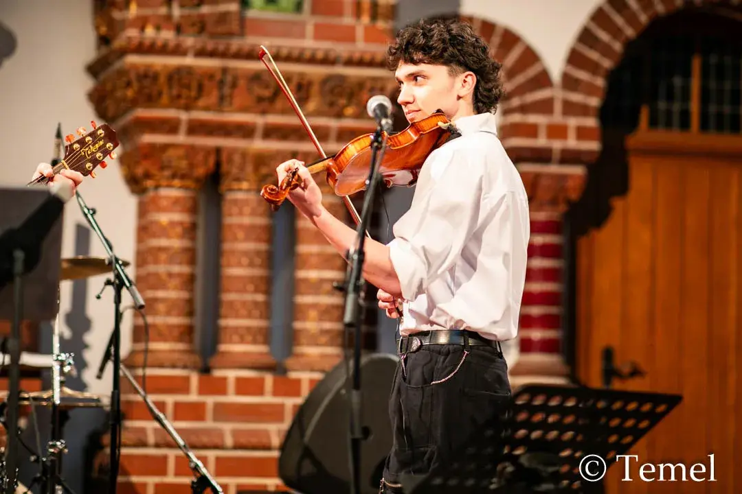 Paul Dwyer Berlin’de Kültürlerarası Müzik Rüzgârı Estirdi