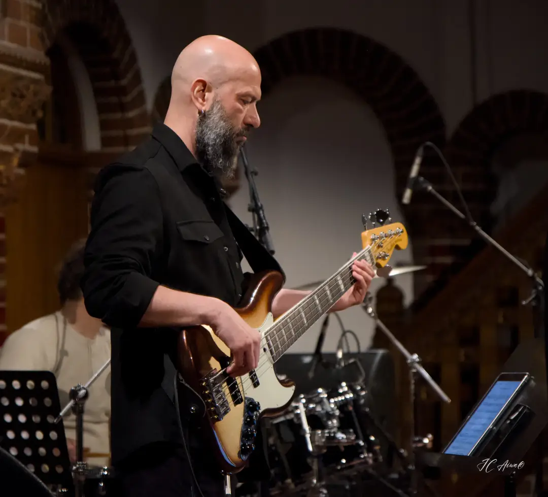 Paul Dwyer Berlin’de Kültürlerarası Müzik Rüzgârı Estirdi