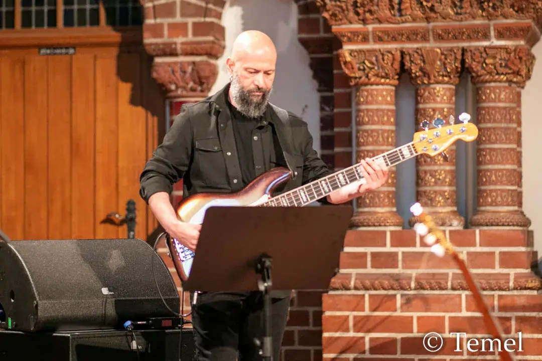 Paul Dwyer Berlin’de Kültürlerarası Müzik Rüzgârı Estirdi