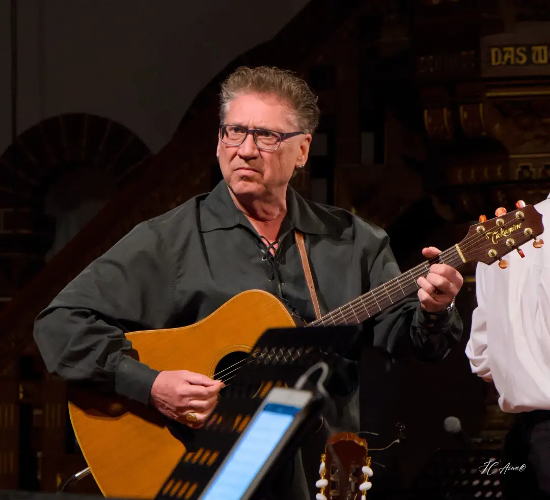 Paul Dwyer Berlin’de Kültürlerarası Müzik Rüzgârı Estirdi