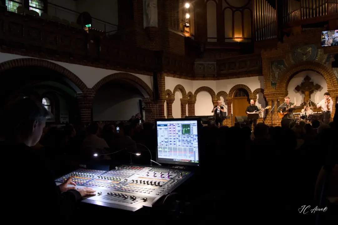 Paul Dwyer Berlin’de Kültürlerarası Müzik Rüzgârı Estirdi