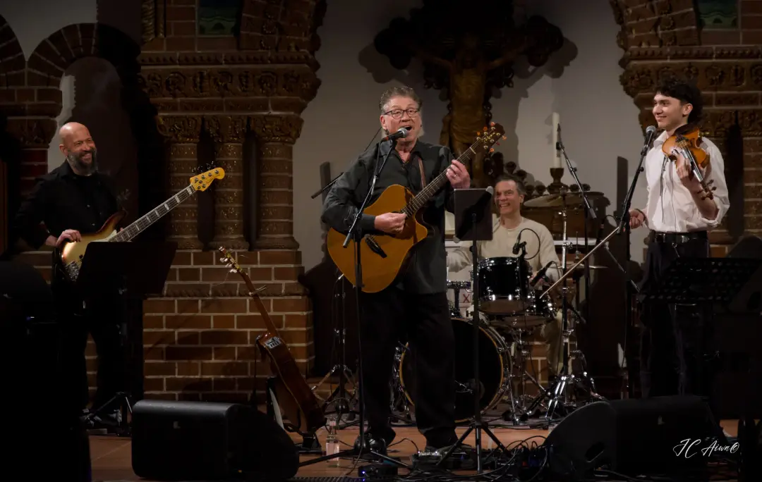 Paul Dwyer Berlin’de Kültürlerarası Müzik Rüzgârı Estirdi