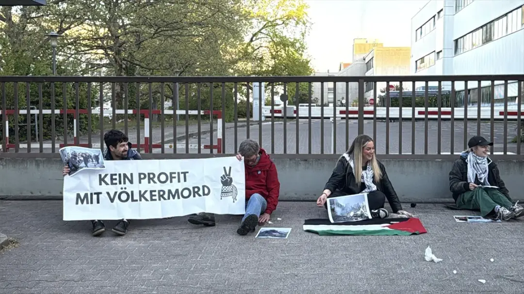 Aktivistler İsrail için mühimmat üreten Rheinmetall şirketini protesto etti