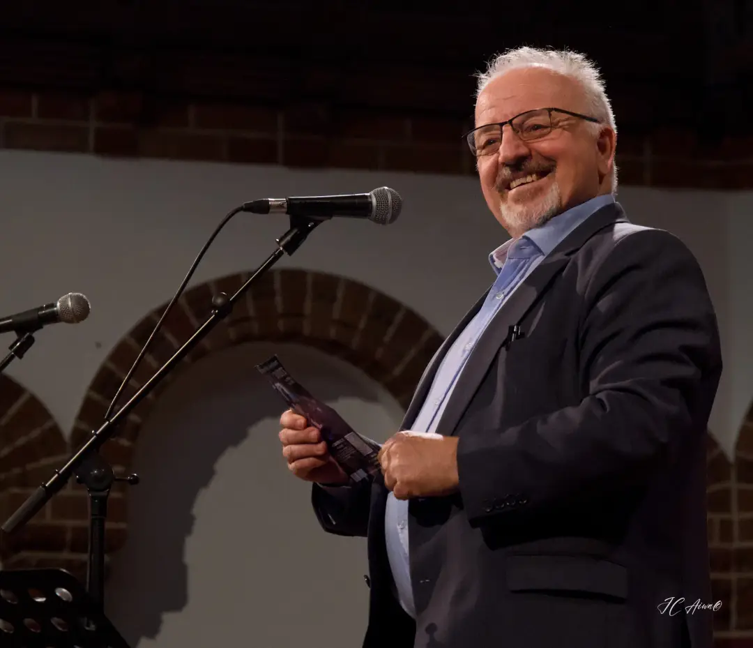 Paul Dwyer Berlin’de Kültürlerarası Müzik Rüzgârı Estirdi