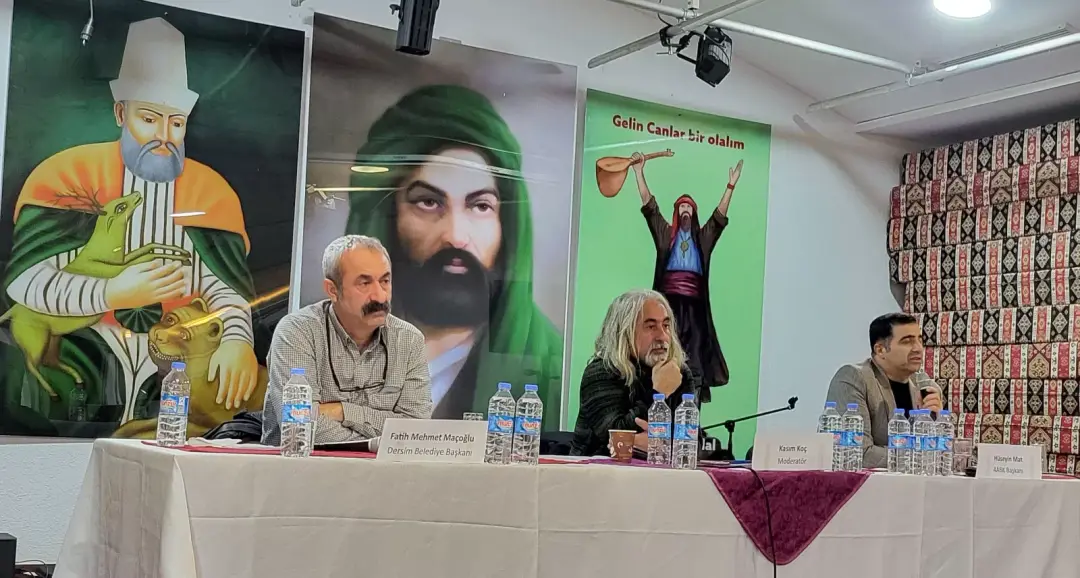 Demokratik, çoğulcu, eşitlikçi, ya da sosyalist bir Cumhuriyet için