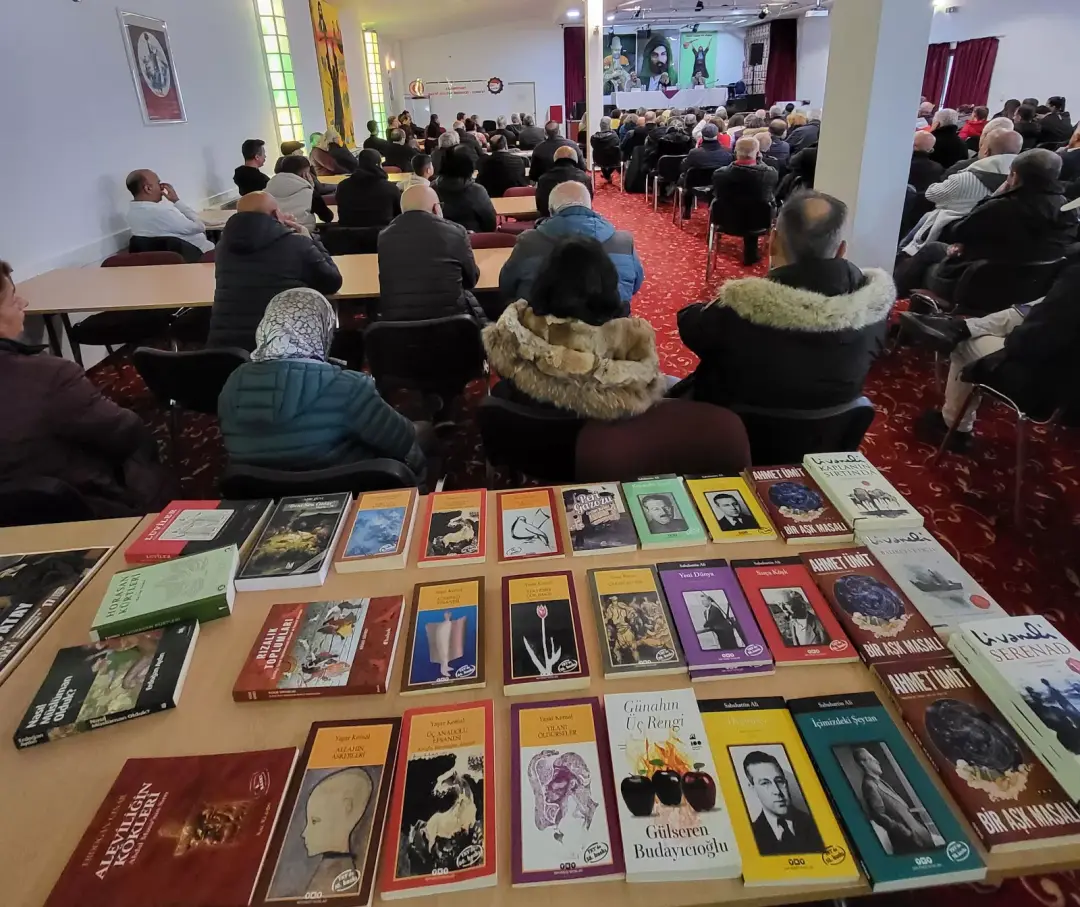 Demokratik, çoğulcu, eşitlikçi, ya da sosyalist bir Cumhuriyet için
