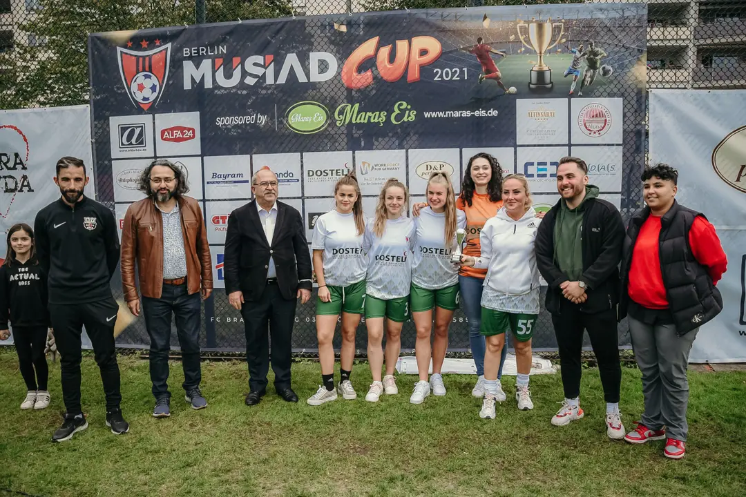 MÜSİAD Berlin futbol turnuvası düzenledi